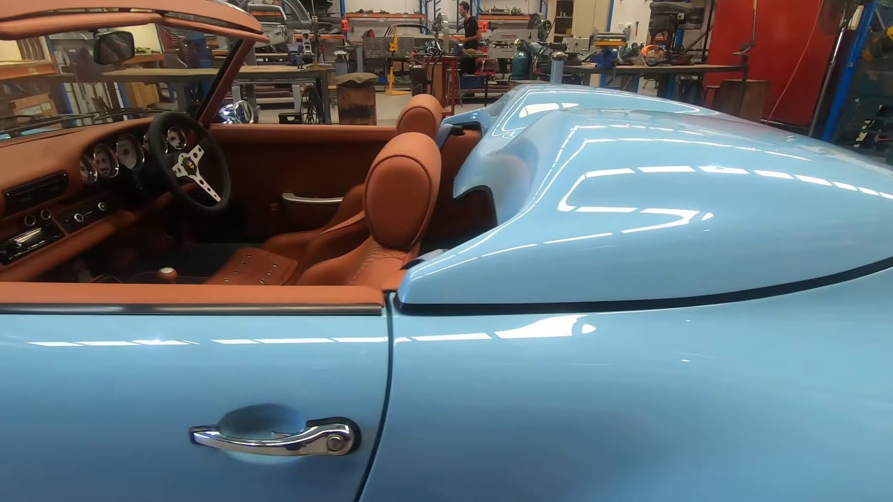 Porsche 964 backdated as a 911 by MotoRRetro