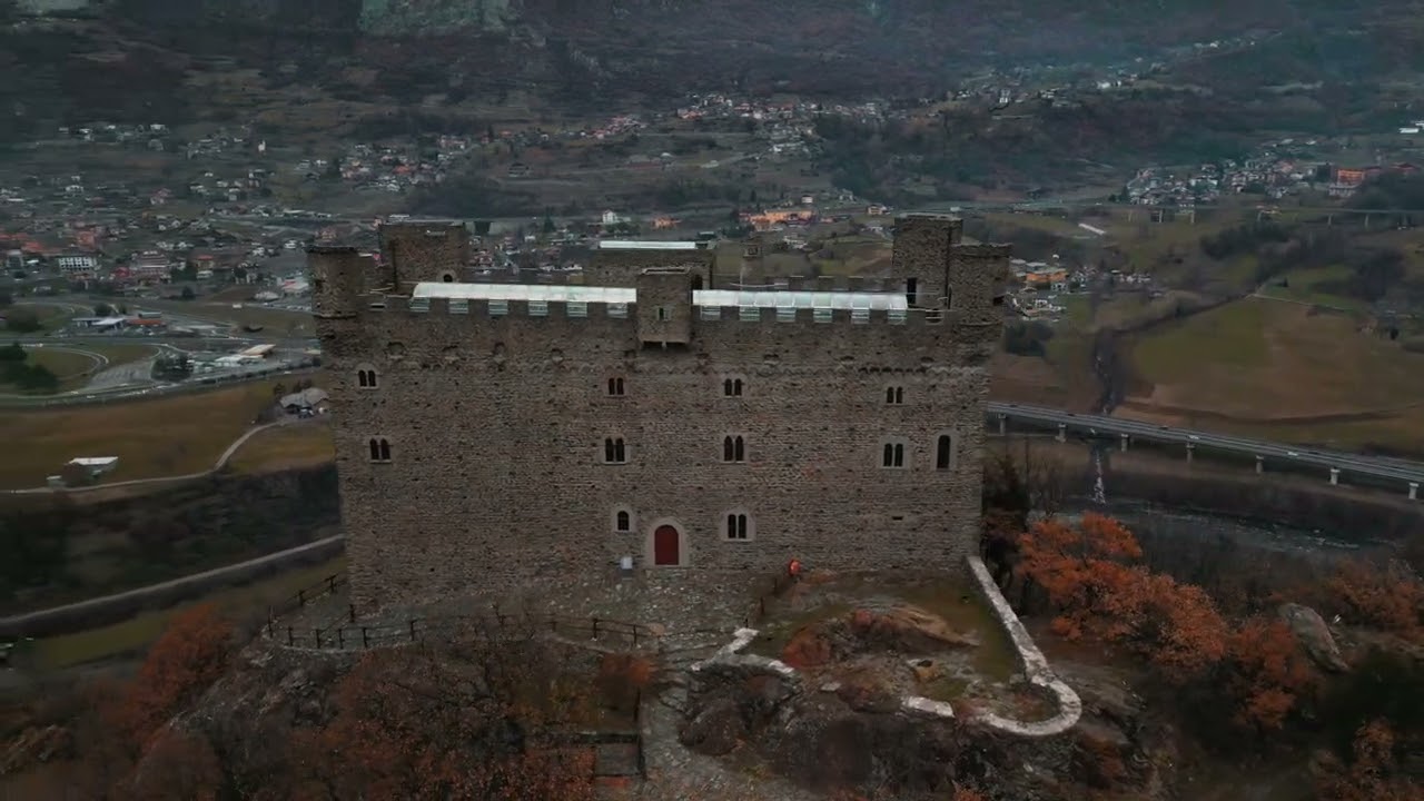 Castello di Ussel (Chatillon) Castelli Valle D'Aosta - Cinematic 4K