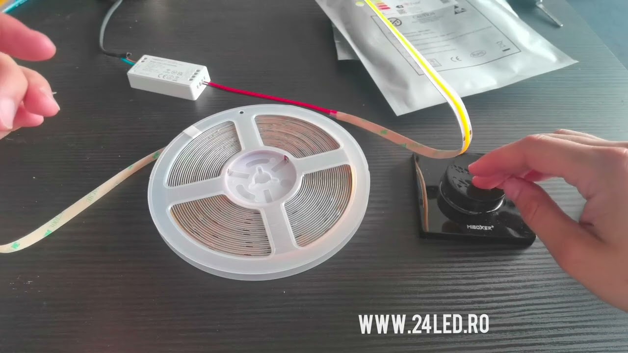 Banda LED COB Alb Cald 24V 8W 3000K Controller Milight