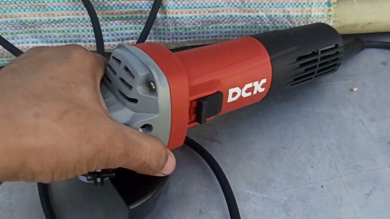 เครื่องเจียรไฟฟ้า DCK รุ่น KSM13-100B (ขนาด 4 นิ้ว 820 W