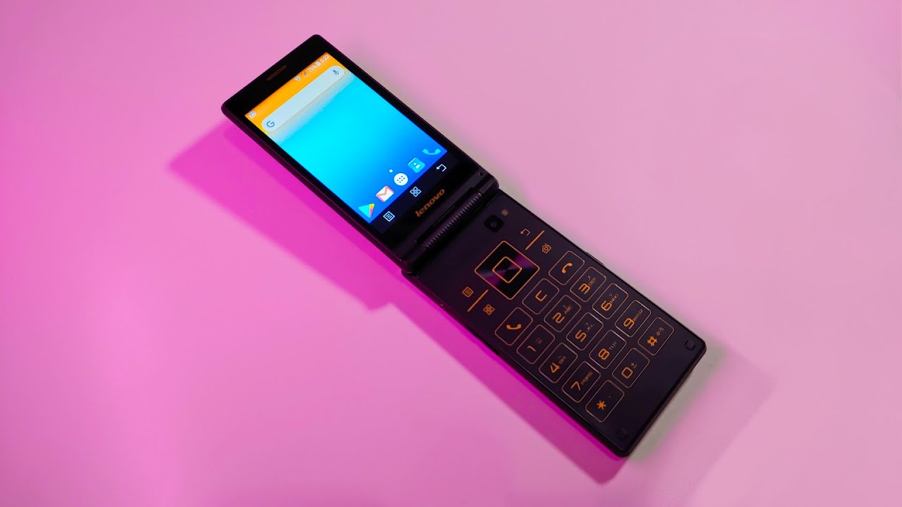 This folding Android phone was from 2015! | Lenovo A588T Throwback