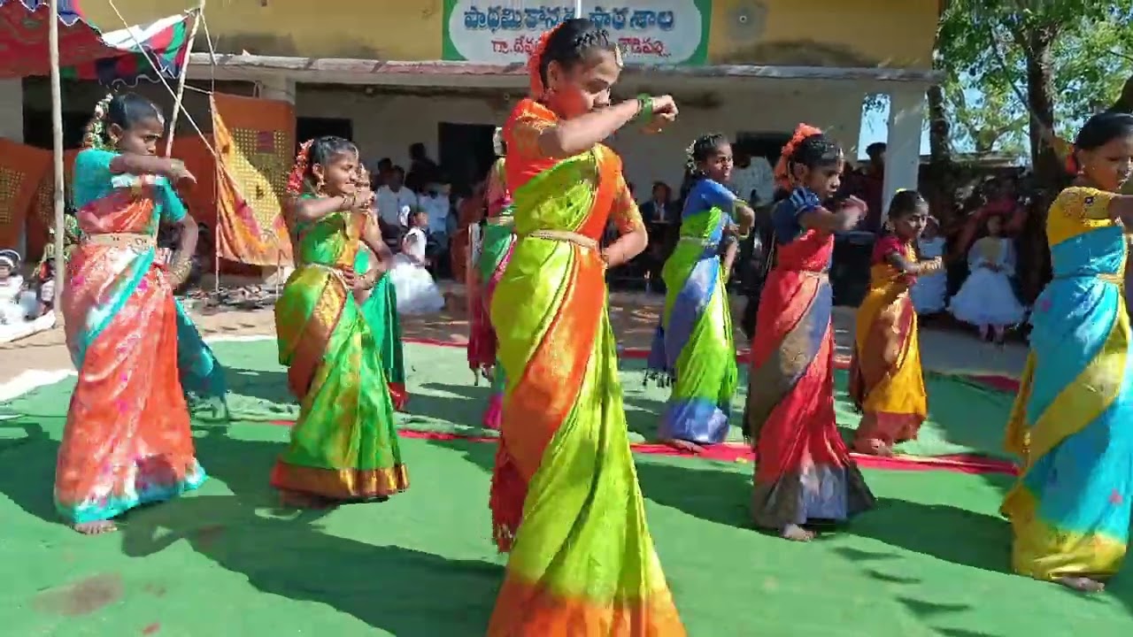 Nakema Bhuriya    Banjara song Dance Performance by UPS DEVULAPALLY School students