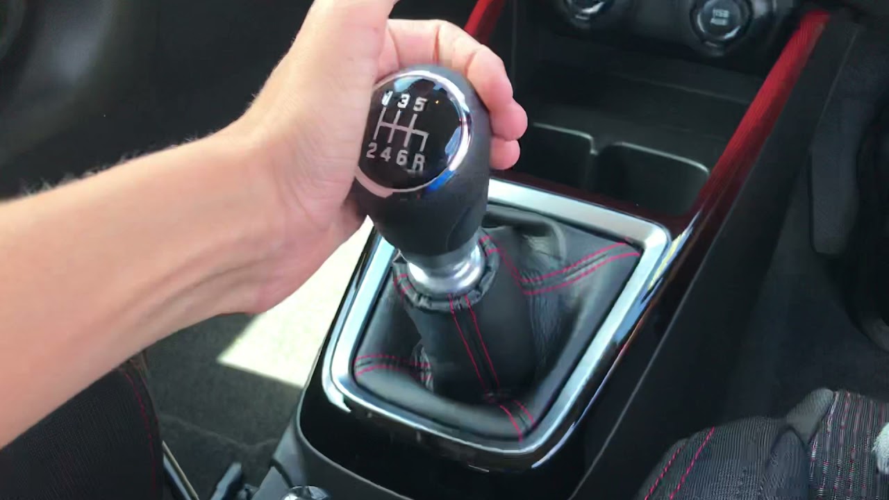 2021 Suzuki Swift Sport gear shifting