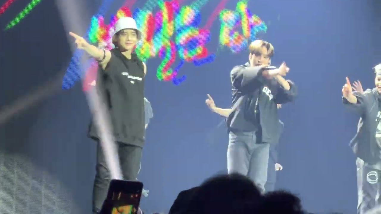 ATEEZ WORLD TOUR THE FELLOWSHIP : BREAK THE WALL IN OAKLAND - The Real