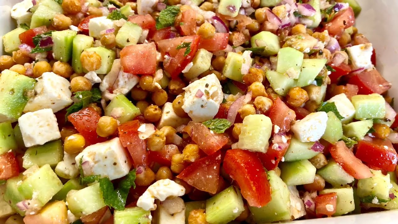 Easy crispy chickpea salad/ refreshing Greek salad recipe with a twist/ Mediterranean salad recipe