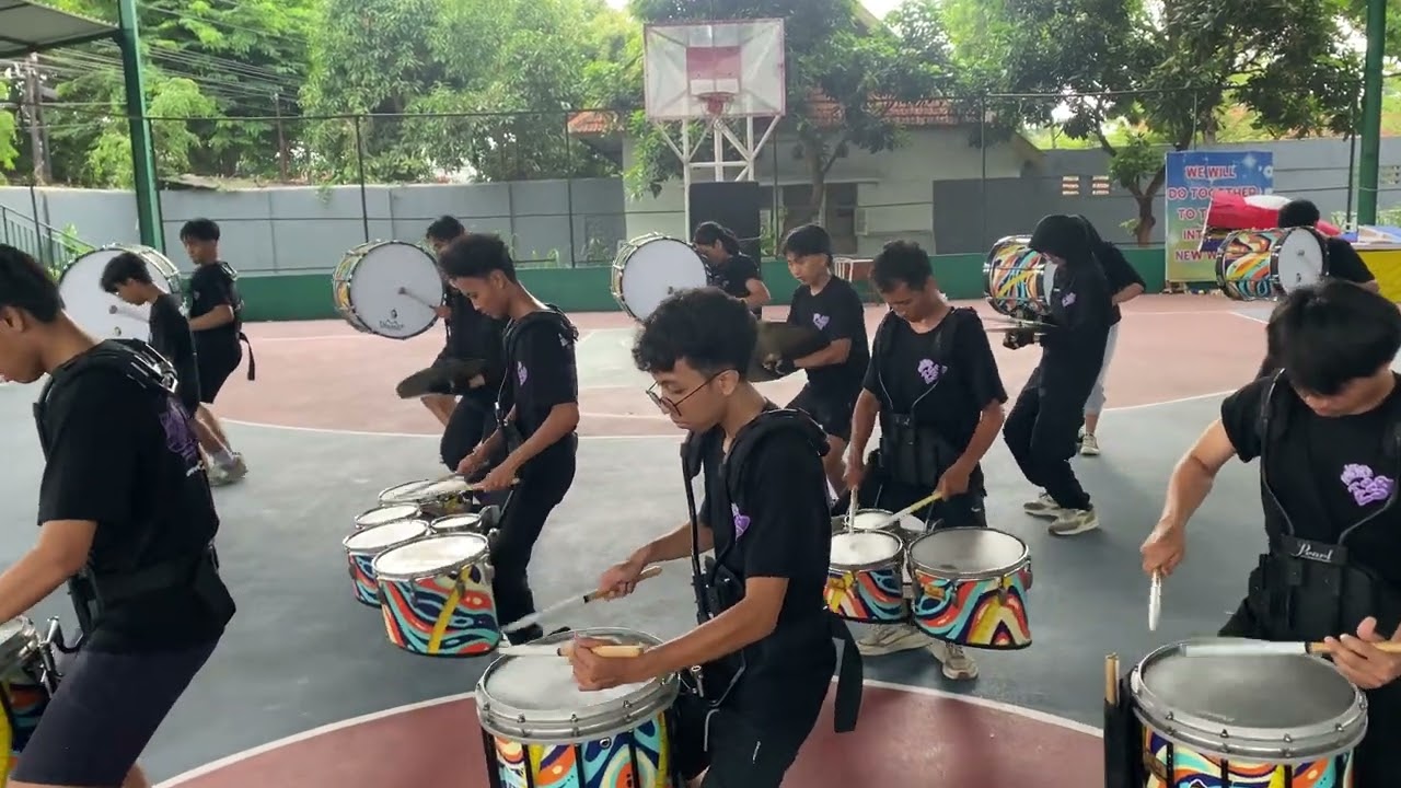 MARCHING BAND EKALAVYA SUARA BRAWIJAYA - PIALA BUNG KARNO BLITAR - DRUM BATTLE MOVEMENT 1 RAHEARSAL
