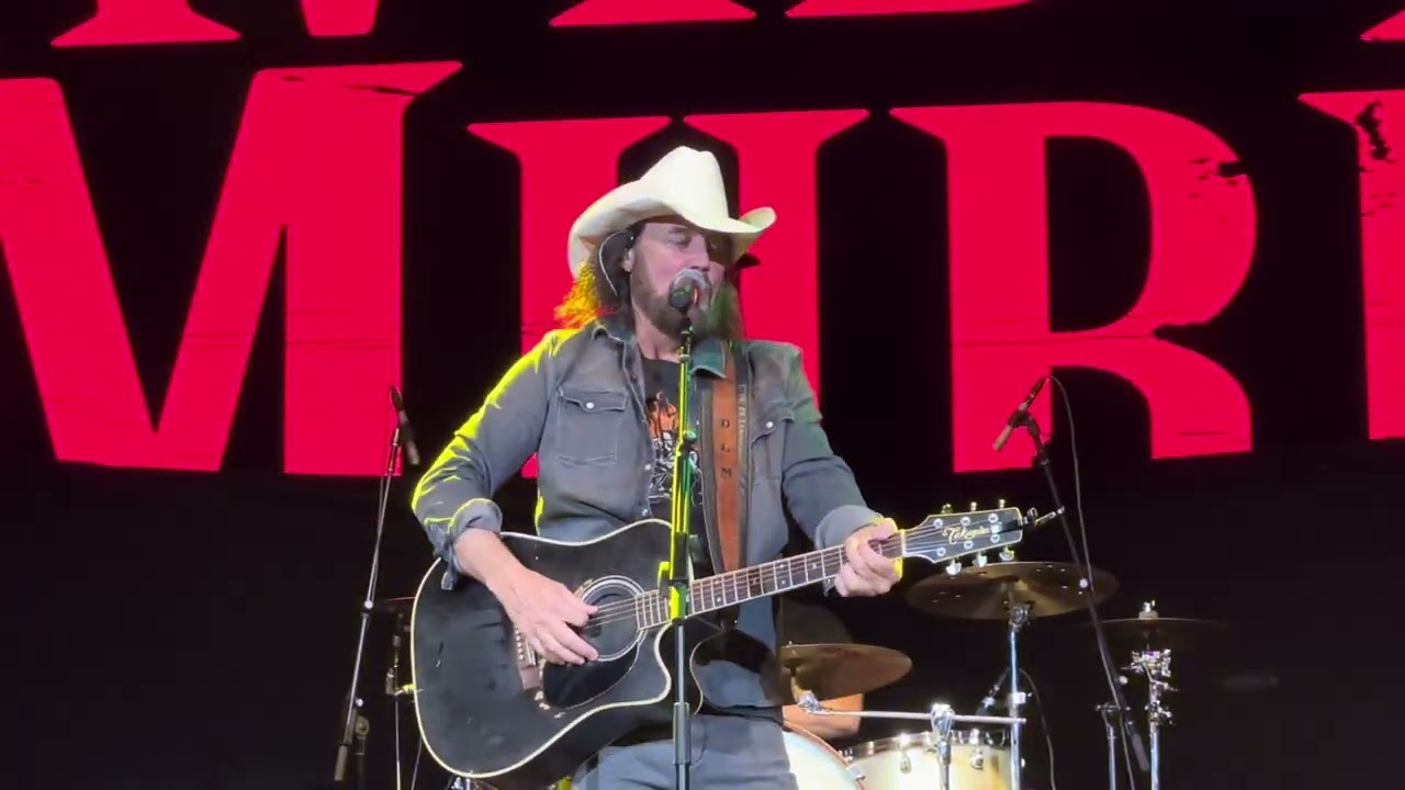 David Lee Murphy - Party Crowd (Houston 05.17.24) HD