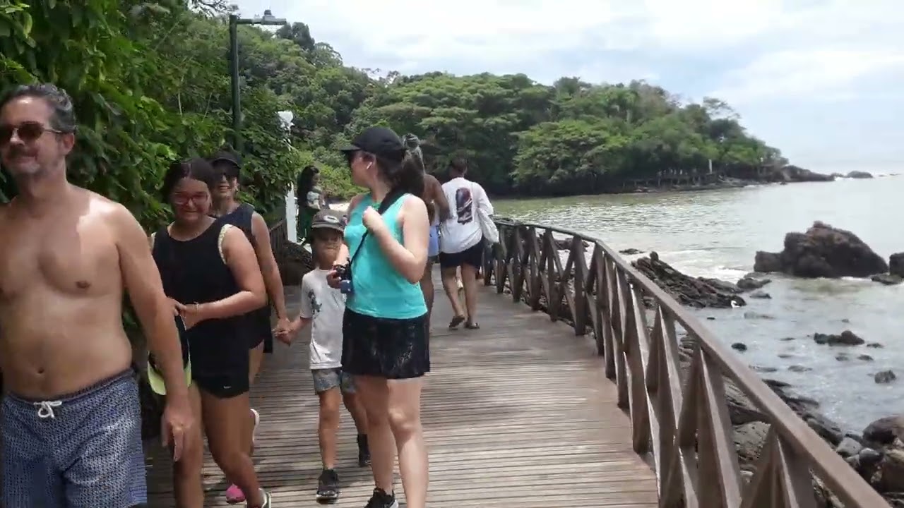 Praia do buraco b c