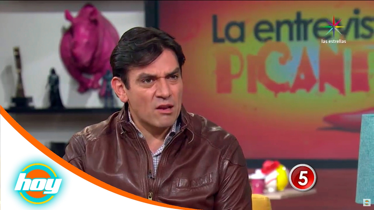 ¡Jorge Salinas confiesa que ha besado a un hombre! | Entrevista Picante | Hoy