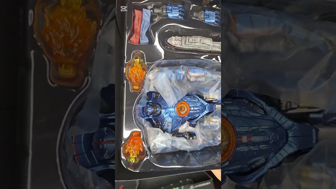 Unboxing GIPSY DANGER Ling jihun #movie #pacificrim