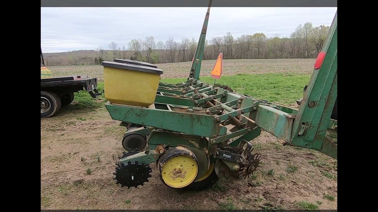 Модернизация John Deere 7000 с помощью заделывающих колес Yetter Poly Twister