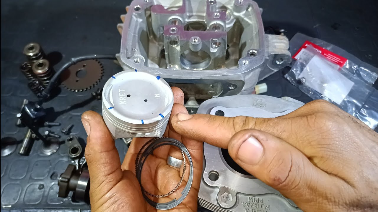 Montando a Parte de Cima e Tirando Barulho do Motor da Honda 160! Motor Fumaçando!