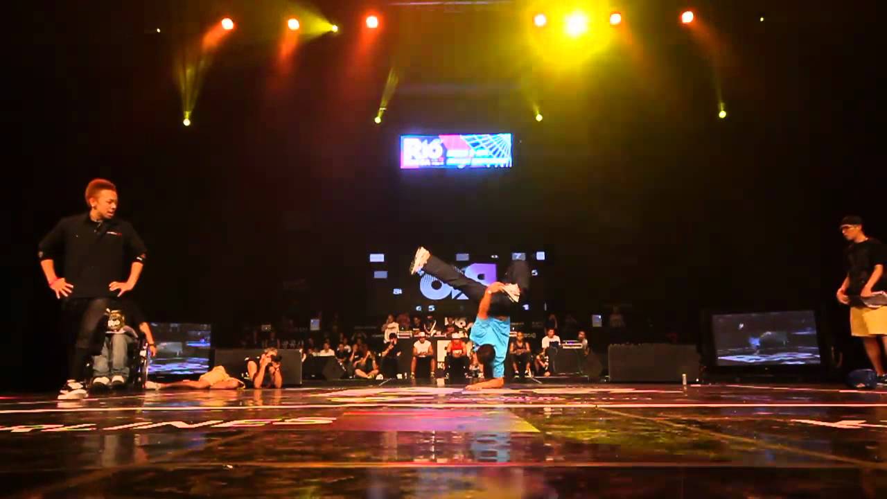 Taisuke Vs Mounir [R16 Korea 2011]