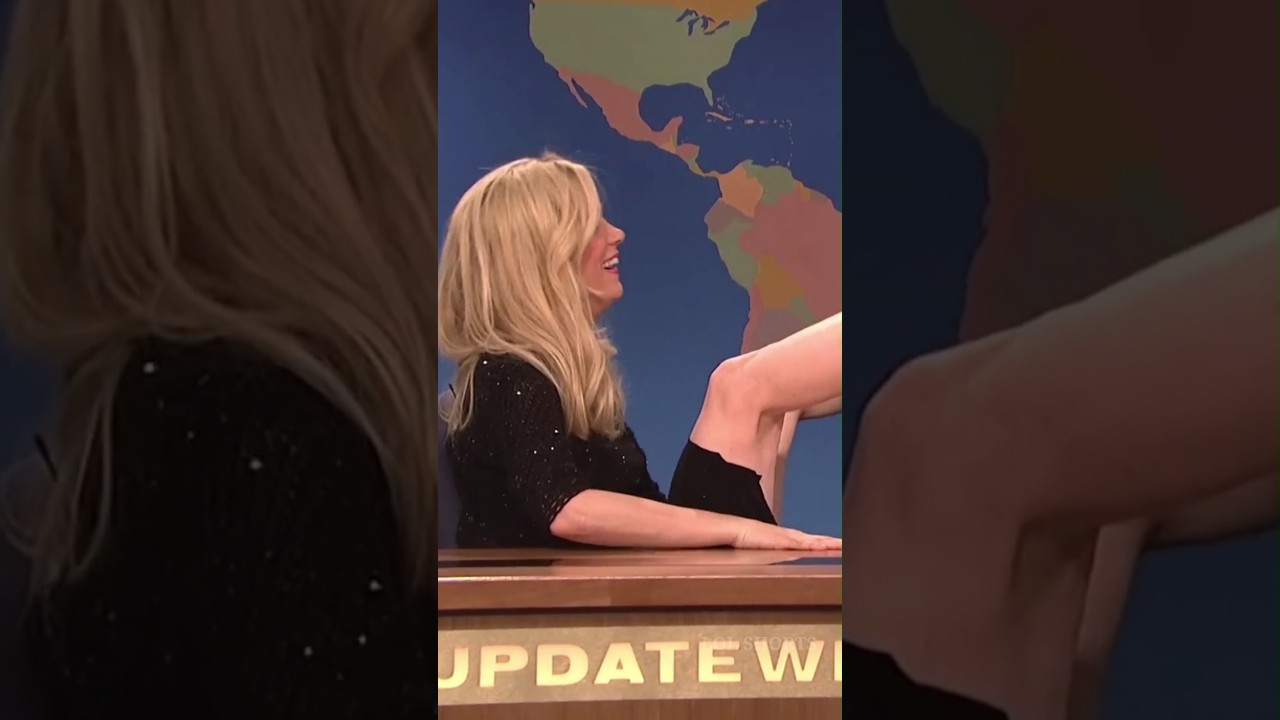 You are making me very Uncomfortable!! #snl #sethmeyers #kristenwiig