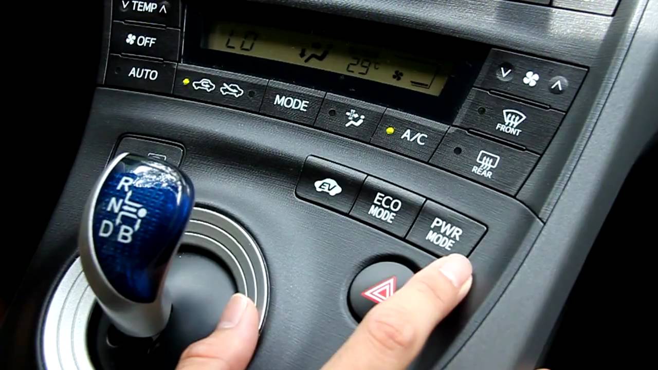 三代目Toyota Prius排檔桿、方向盤介紹