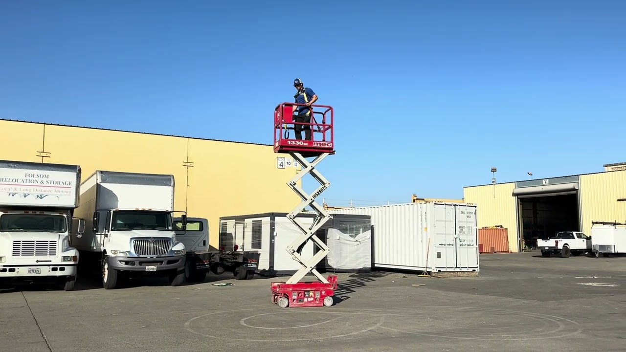 Lot E-0210: MEC 1330SE Electric Scissor Lift - 13' Max Height