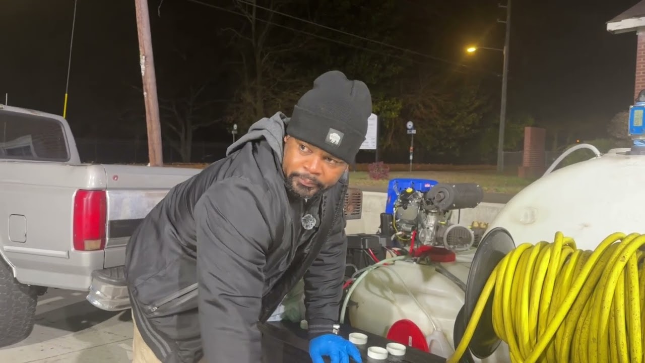 BP Gas Station Cleaning in Atlanta Before the Ice Storm | Winter Grind