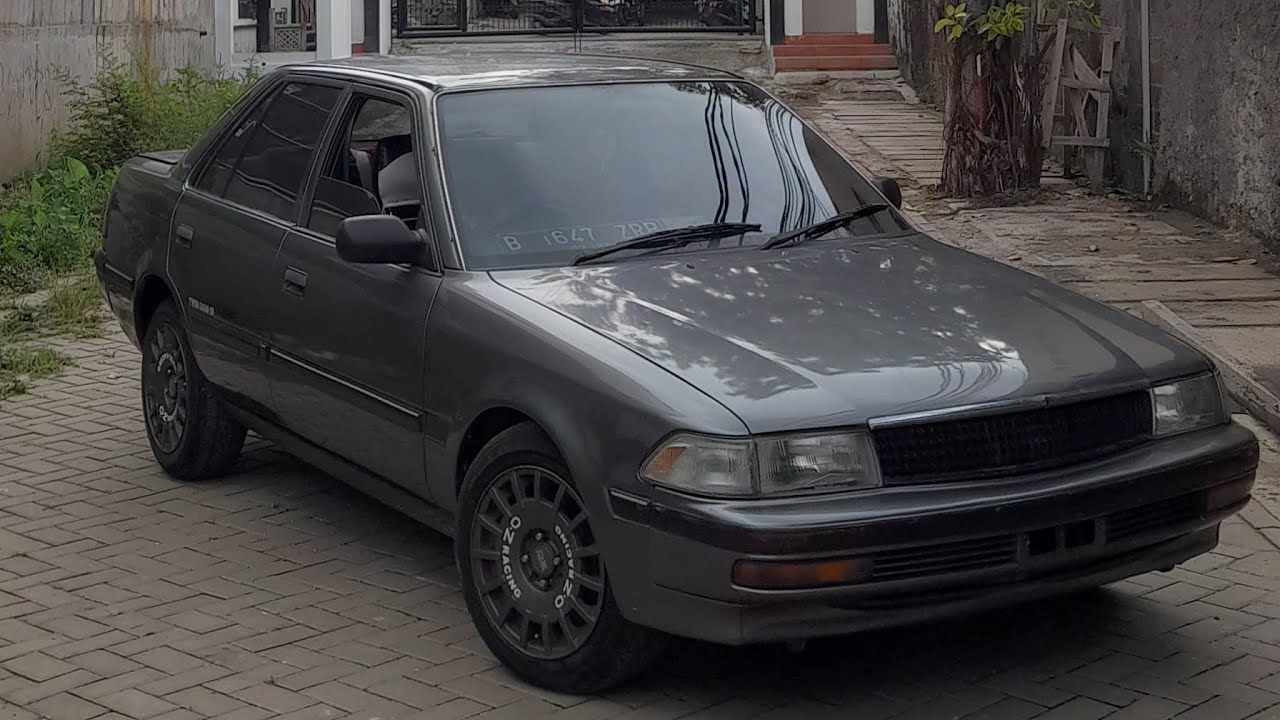 Review Toyota Corona Twincam EXsaloon 1.6 AT171 
