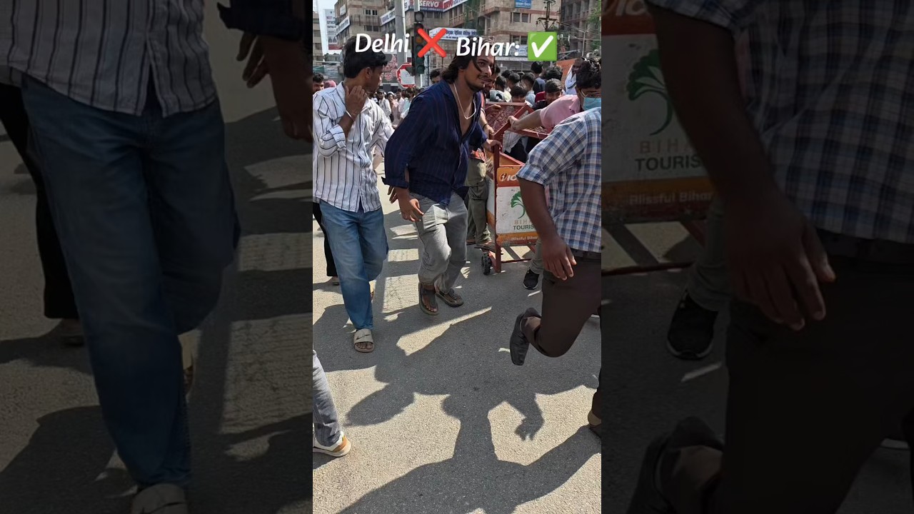 Bihari babu😂#biharnews #protest #youtubeshorts #viralvideo