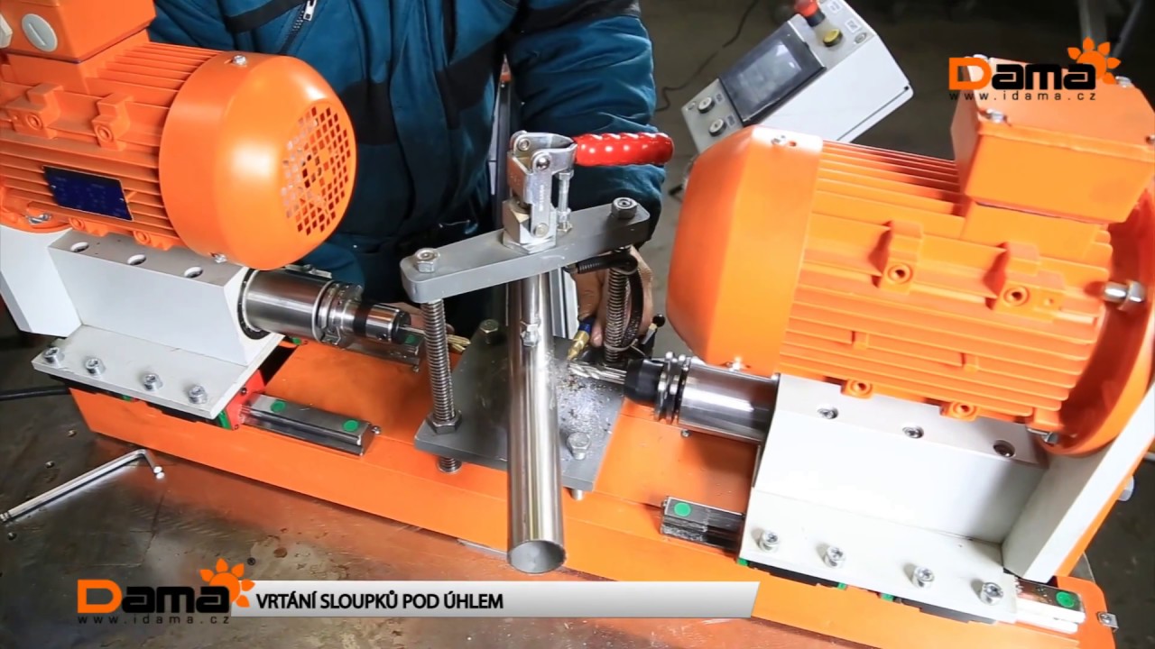 Vrt&aacute;n&iacute; sloupků pod &uacute;hlem