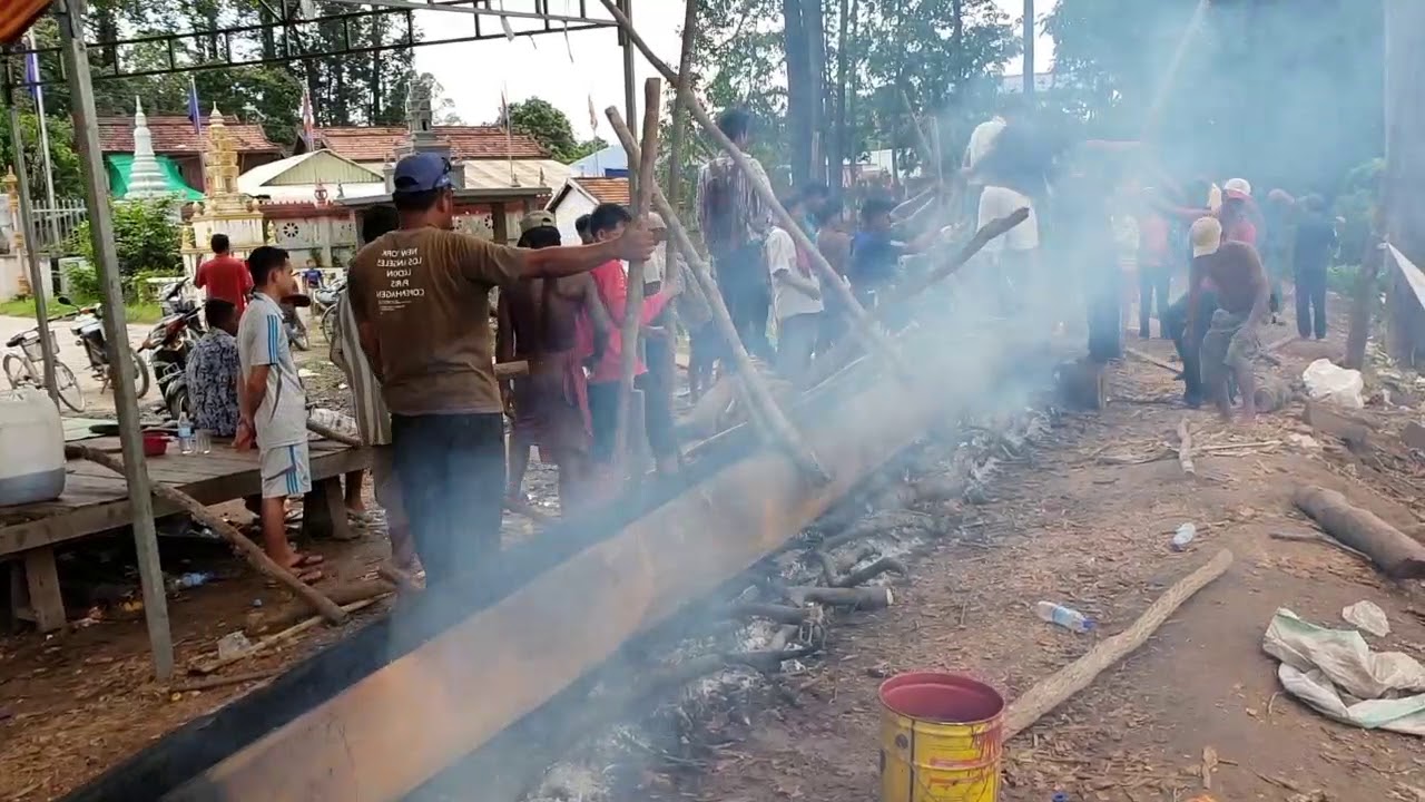 Khmer traditional boat-making