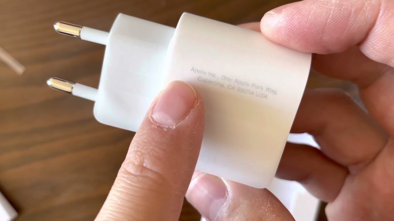 Orijinal Apple 20w usb-c adaptör ile replika adaptör karşılaştırması