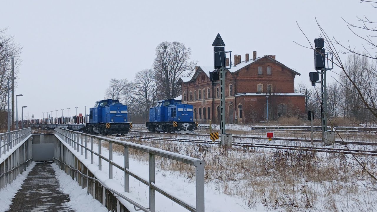 2x V 100 der Pressnitztalbahn GmbH aus dem Erzgebirge. 204 012 - 4 und 204 010 - 6 im Gleisbau aktiv