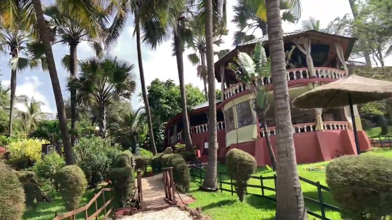Lunch time at Ngala Lodge Gambia