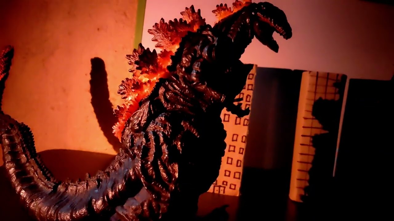 Shin Godzilla vs Godzilla 2001 stop motion (short)