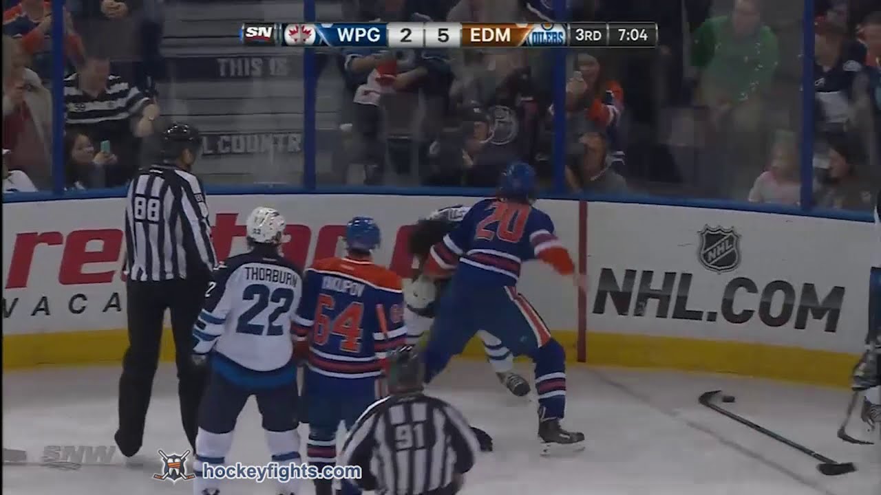 Mark Stuart vs Luke Gazdic Dec 23, 2013