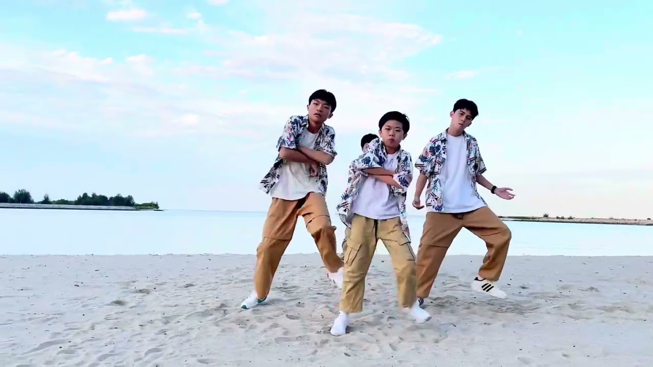 王鹤棣 x王齐铭 WatchMe x 朴鲨 - 《海边探戈》Seaside Tango | Choreography by Jennwii | Performed by Supreme-Teenz