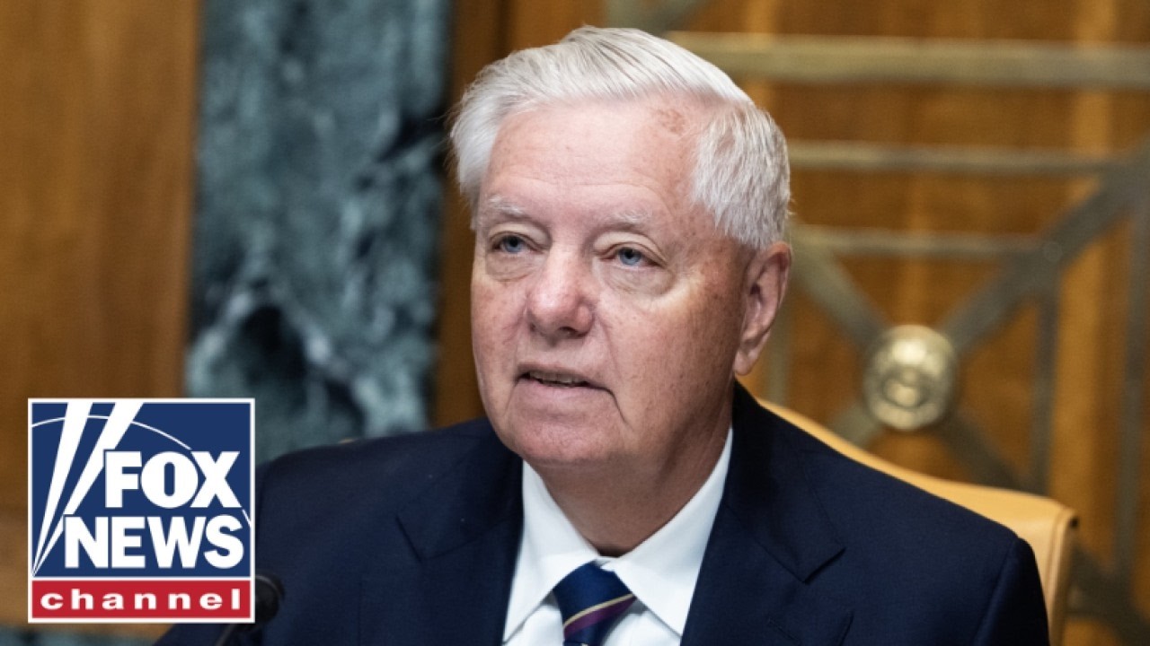 Senate SCRAMBLES after Graham's death leaves major leadership vacancy