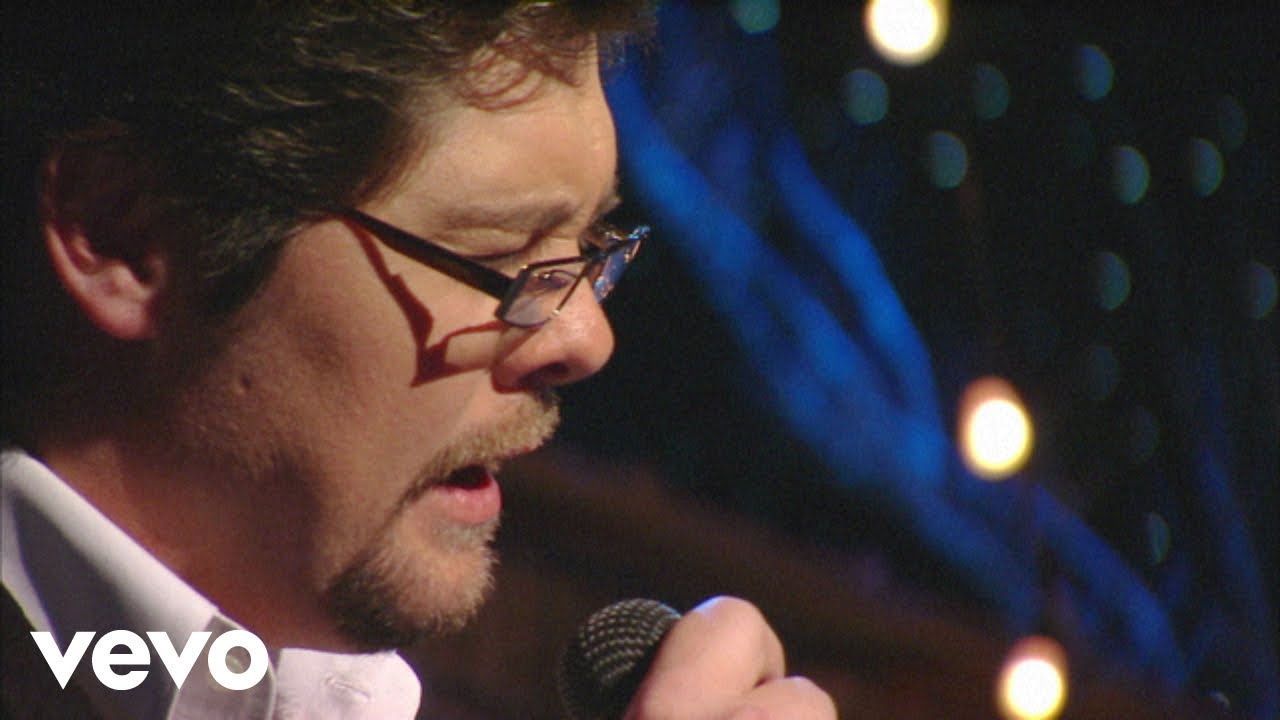 Bill & Gloria Gaither - I Sure Miss You [Live] ft. Jason Crabb