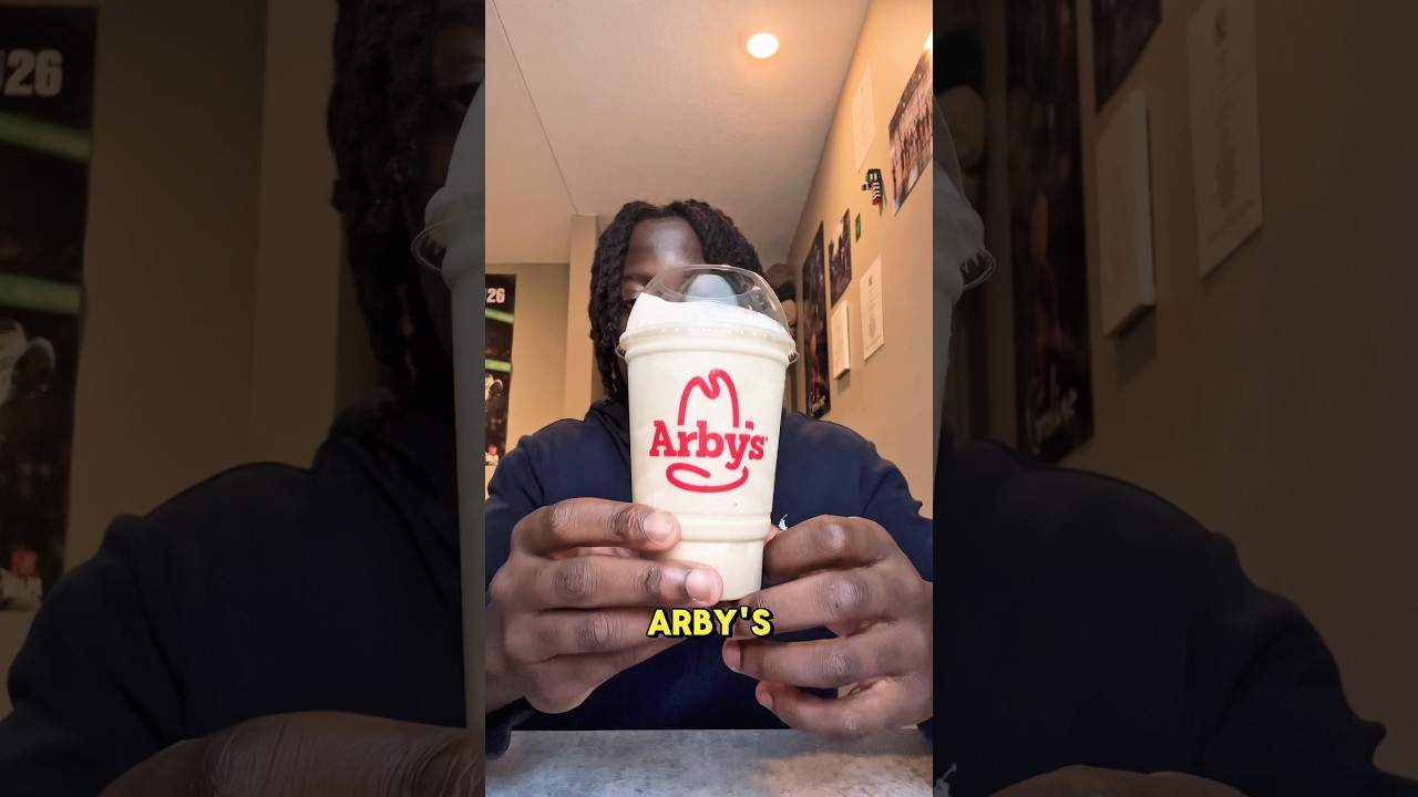 Яблочный пирог-шейк от New Arby 😳🔥 #foodreview #shorts