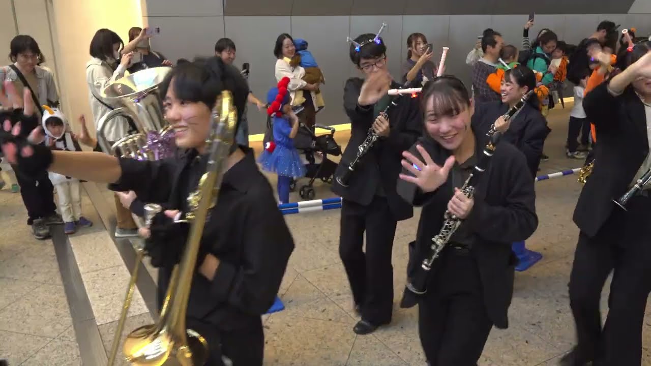 26. Oct. 2025 大西学園中高等学校吹奏楽部 /みなとみらい21 ハロウィン2025パレード
