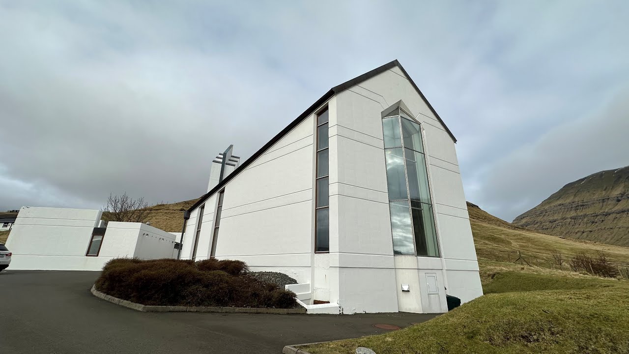 Hósdagin 25 des jóladag kl 11:00 verður Gudstænasta við Tummas L Kannuberg presti.