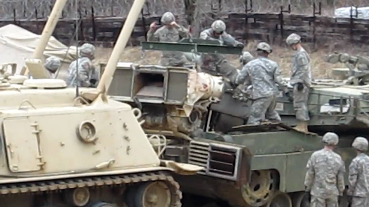 M88A1 pulling M1  Power Pack