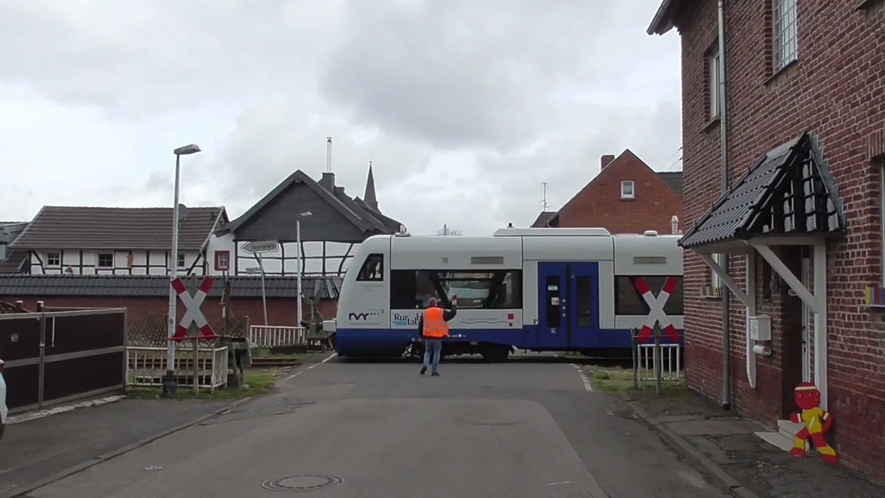 #Bahnübergang Euskirchen- Elsig | Bördebahn Reaktivierung Nebenstrecke BÜ level crossing Nebenbahn