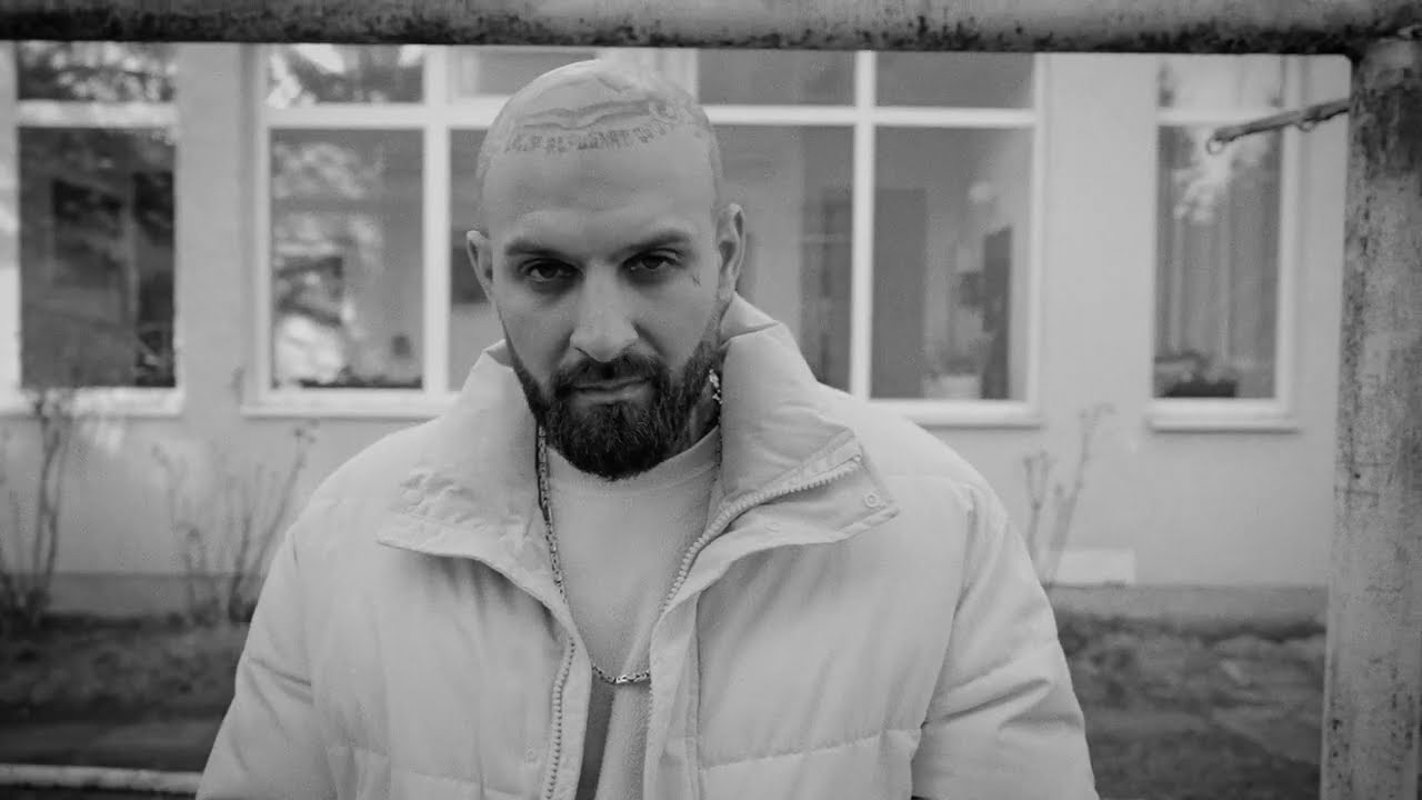 Refew - Něco mě t&iacute;ž&iacute; (OFFICAL VIDEO)