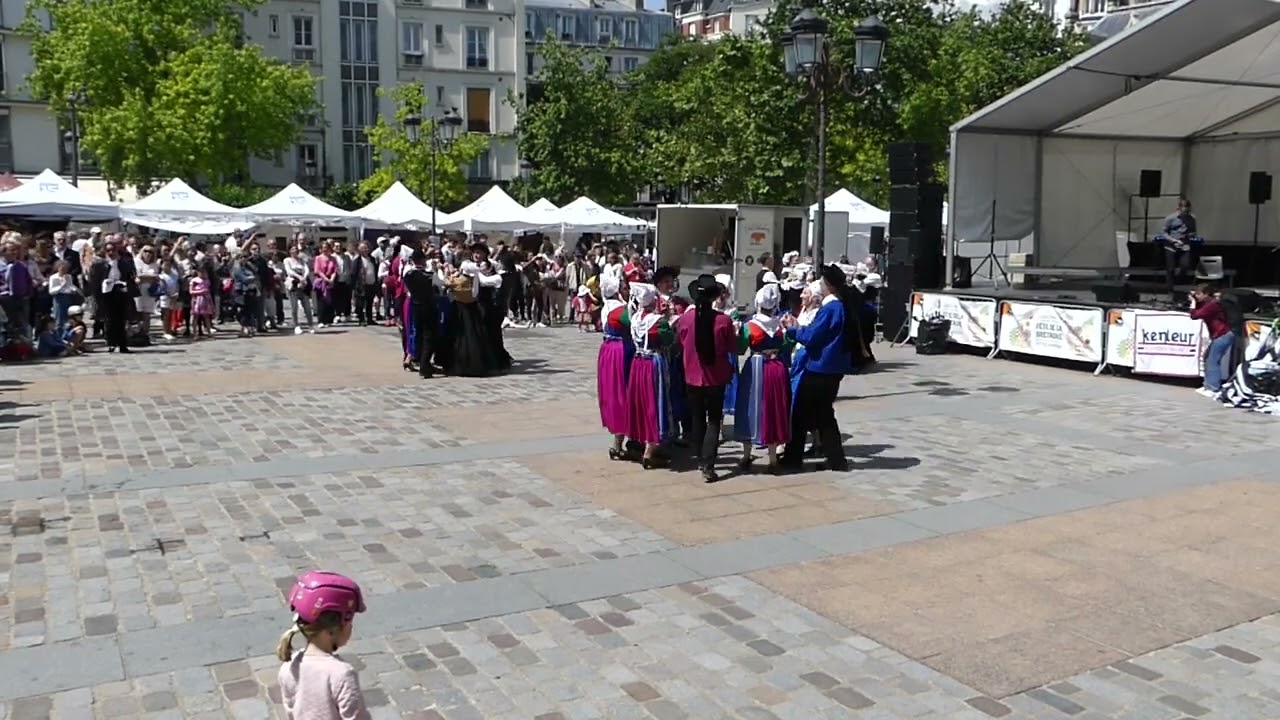 2024 - Fête de la Bretagne - Cercles Celtiques Seiz Avel (de Trappes) et Labour ka Han (Chaville)
