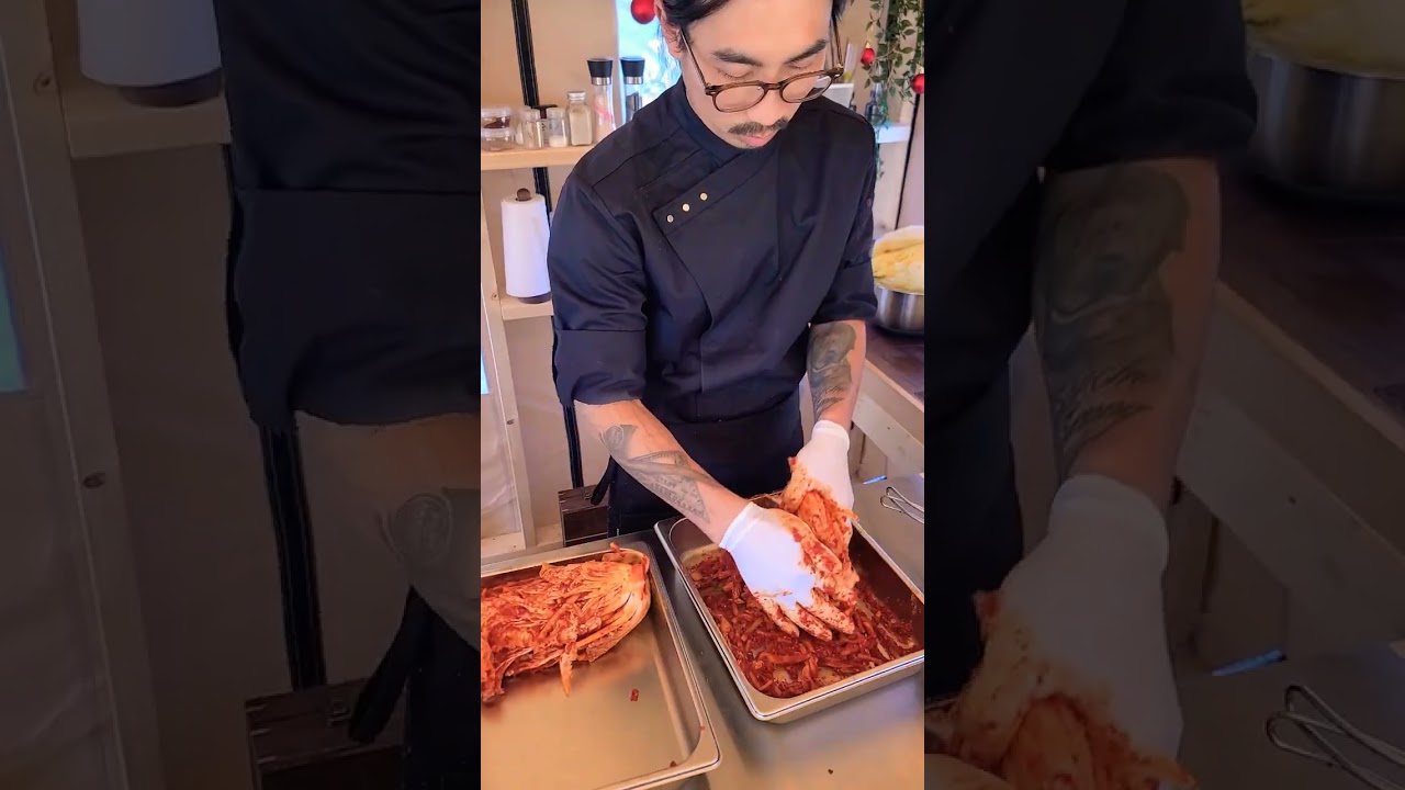 김장 김치와 수육은 최고의 조합이구려. / I&nbsp;cooked&nbsp;Korean&nbsp;kimchi.