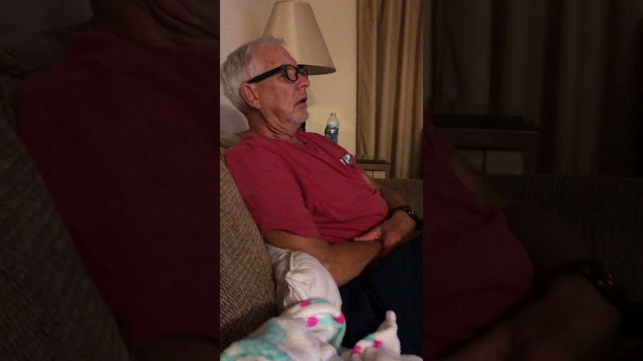 My grandpa falling asleep lol 😂