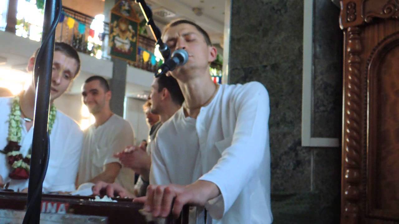 2015.05.03. Temple. Vraj Gopal prabhu. Kirtan 1