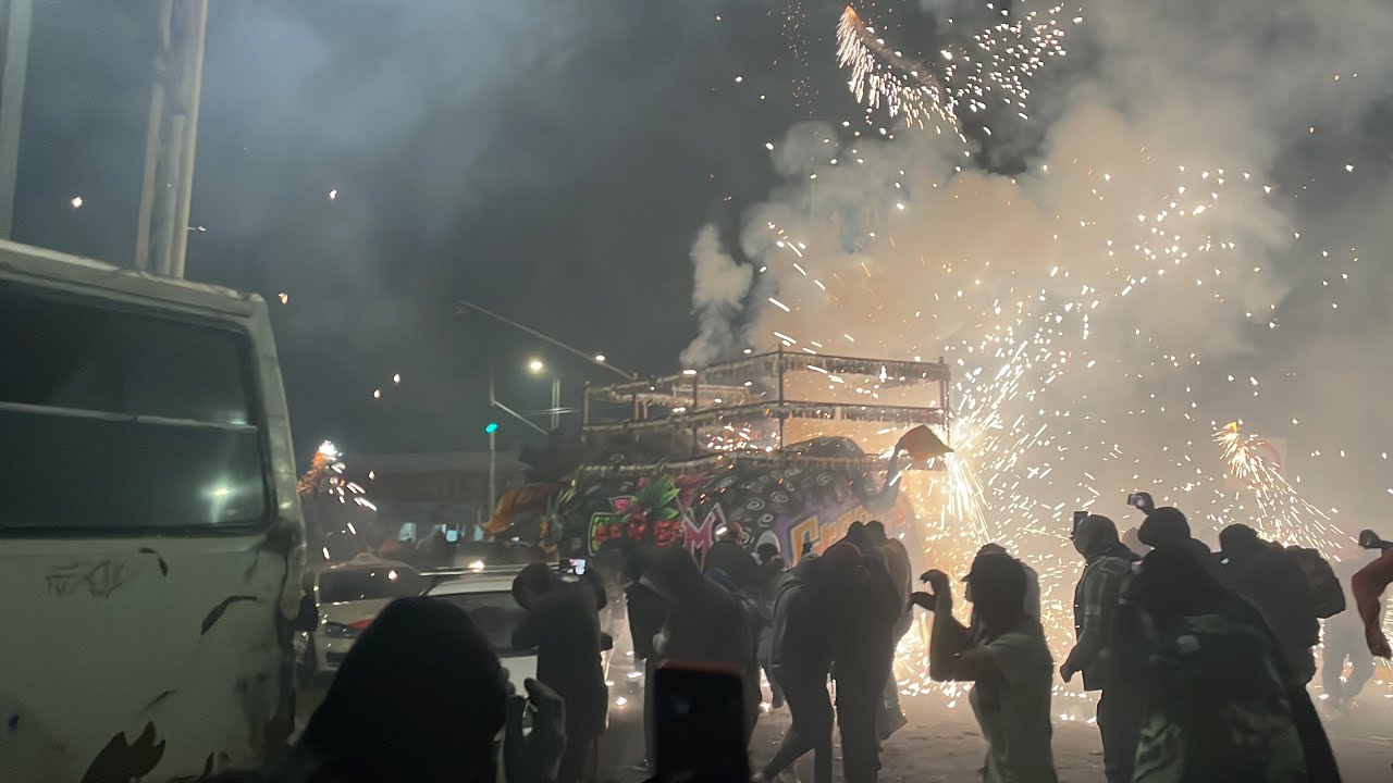 Quema de toros monumentales en Santa María Tomatlán, CDMX. 1 de enero 2026 