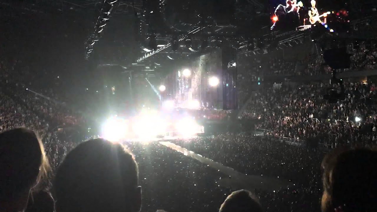 U2 à Bercy, 6 décembre 2015 - Where the Streets Have no Name