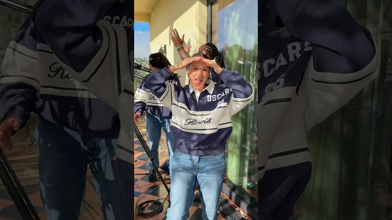 Oscars 2026: Vlog 2 - Giant Oscars and matching sweaters