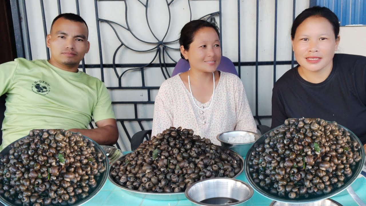 SNAIL EATING CHALLENGE  #😲😲😲😲