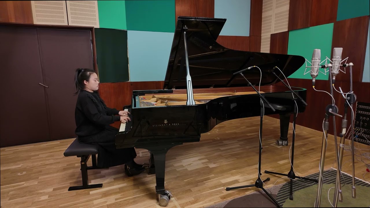 Mozart Sonata in F Major K.533  First movement 