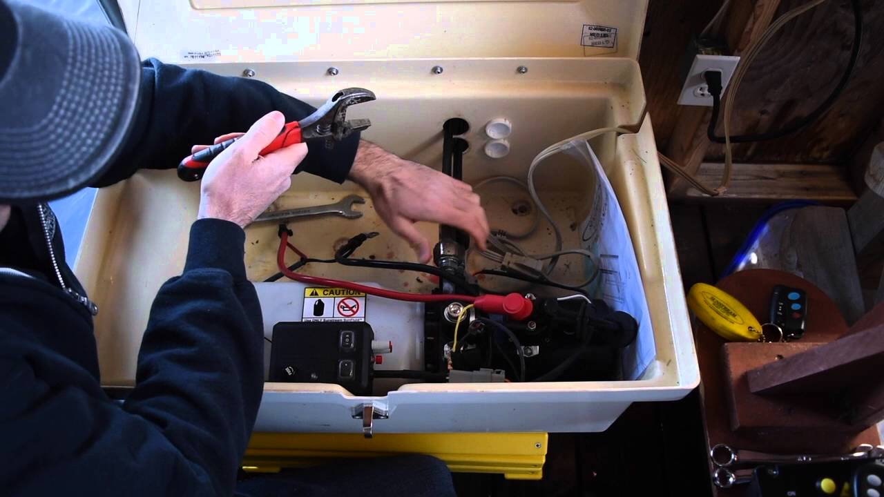 Sunstream Boat Lifts - How To Disconnect Hydraulic Lines