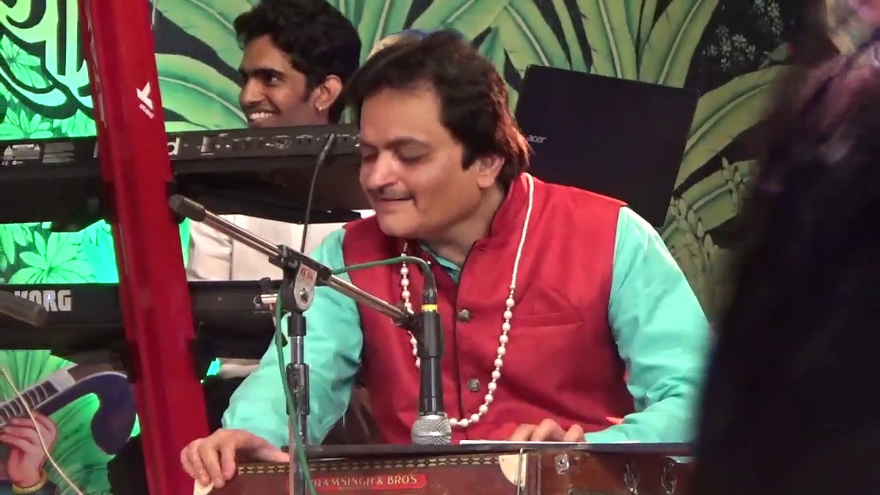 Saqiya aaj muze nind nahi.. Harmonium solo by Sachin Jambhekar